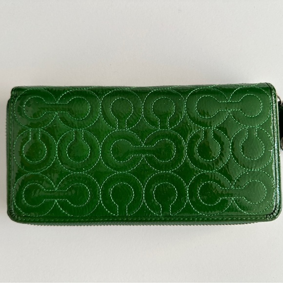 Coach accordion zip wallet - Picture 1 of 4